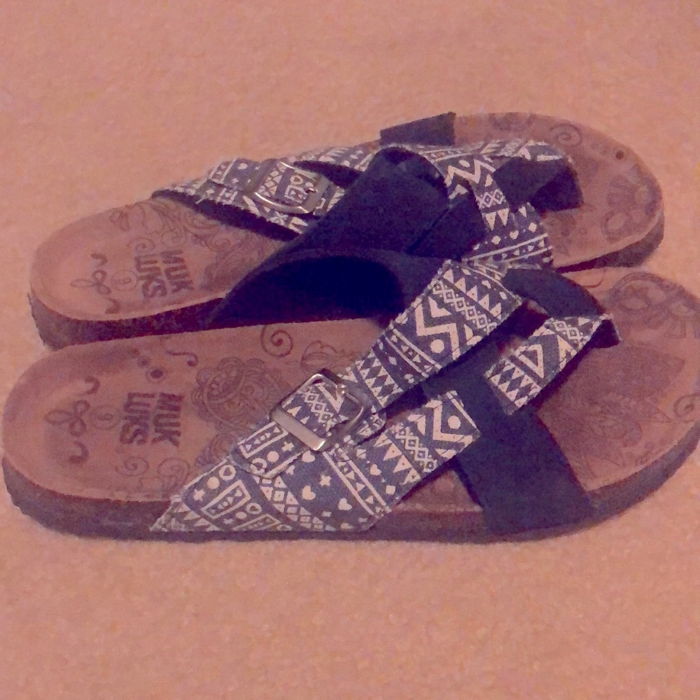 Muk luks sandals